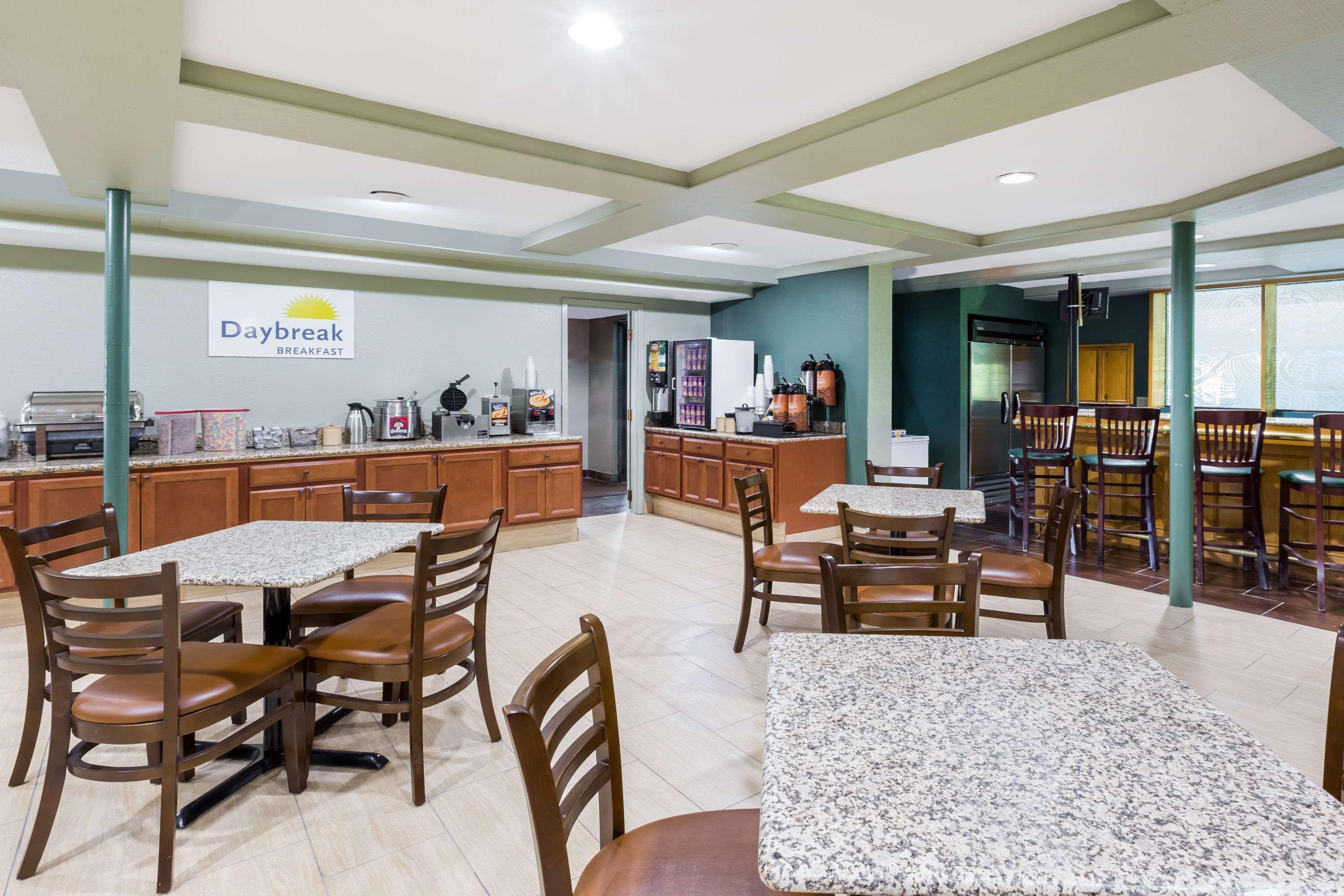 Days Inn By Wyndham Clive - West Des Moines Luaran gambar