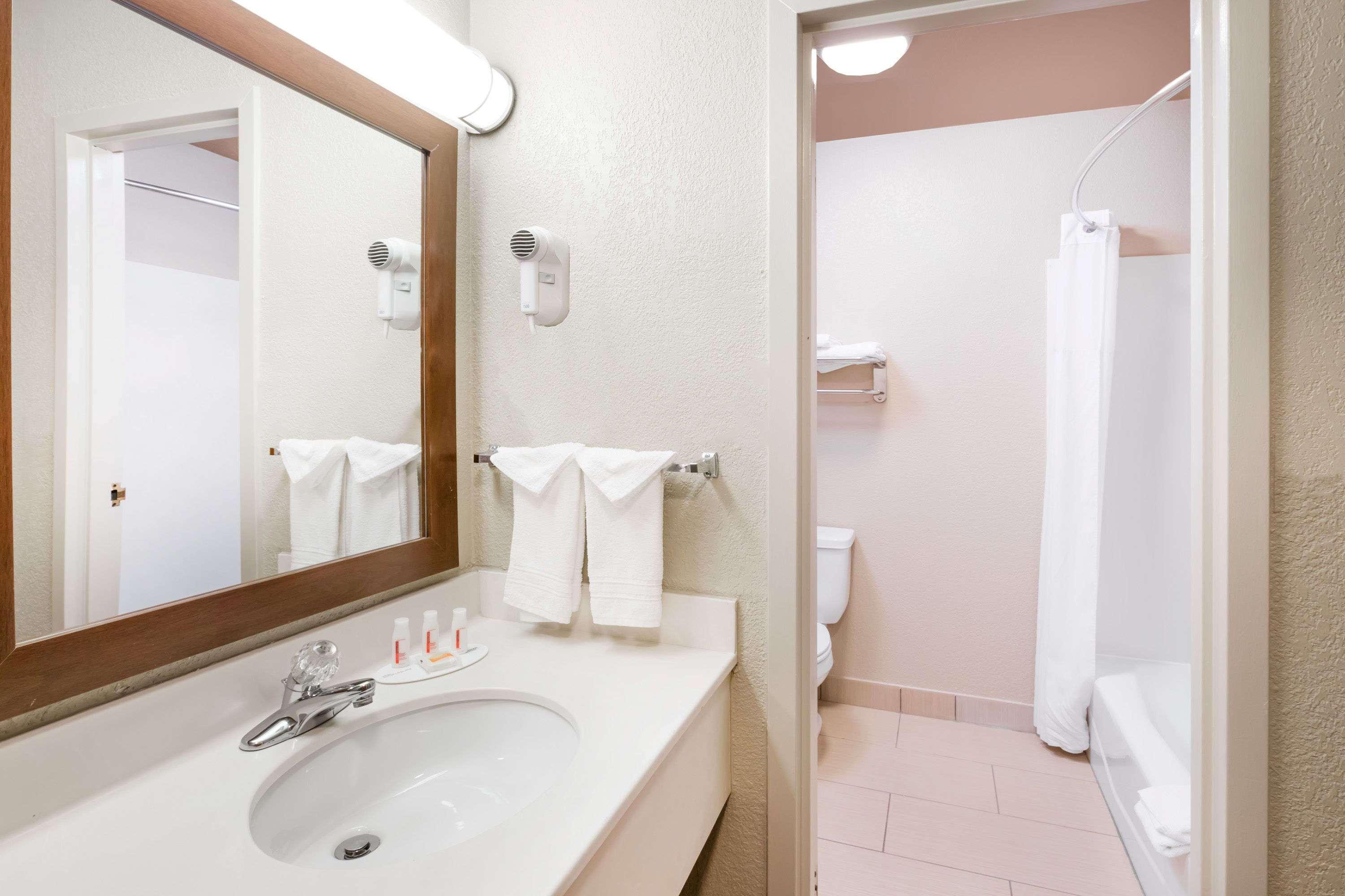 Days Inn By Wyndham West Des Moines Luaran gambar